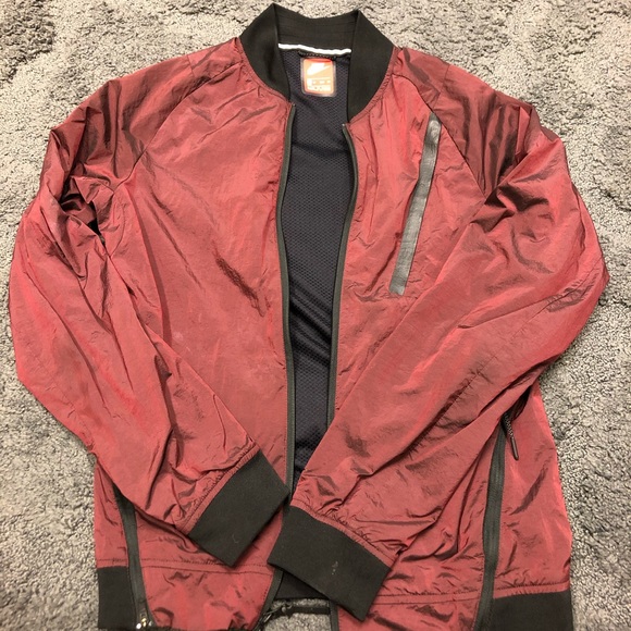 NIKE BURGUNDY BOMBER JACKET MENS - Picture 1 of 4